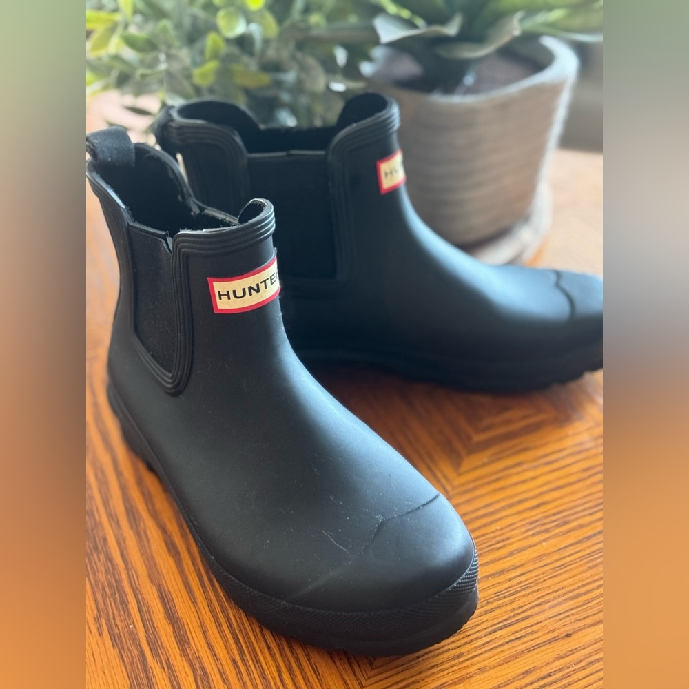 Hunter Black Rubber Sole Boots - Short